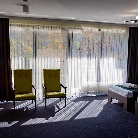 Institutul Muncii Hotel *